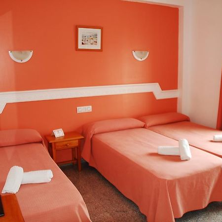 Hostal Mary Tere Salobrena Ngoại thất bức ảnh