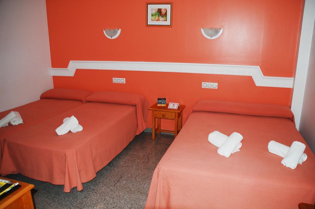 Hostal Mary Tere Salobrena Ngoại thất bức ảnh