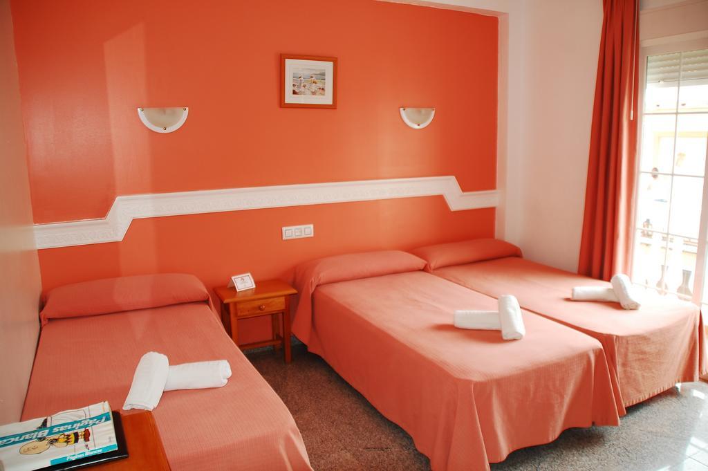 Hostal Mary Tere Salobrena Ngoại thất bức ảnh