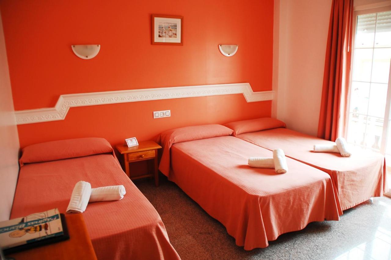 Hostal Mary Tere Salobrena Ngoại thất bức ảnh