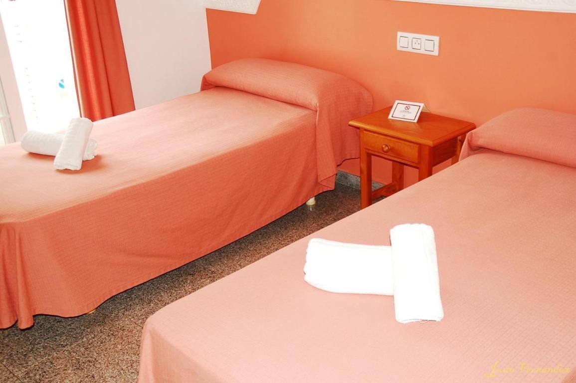 Hostal Mary Tere Salobrena Ngoại thất bức ảnh